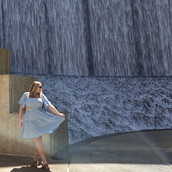 Meet your Posher, Sarah - Picture 1 of 1